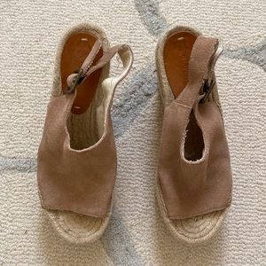 Soludos size 7 suede wedge